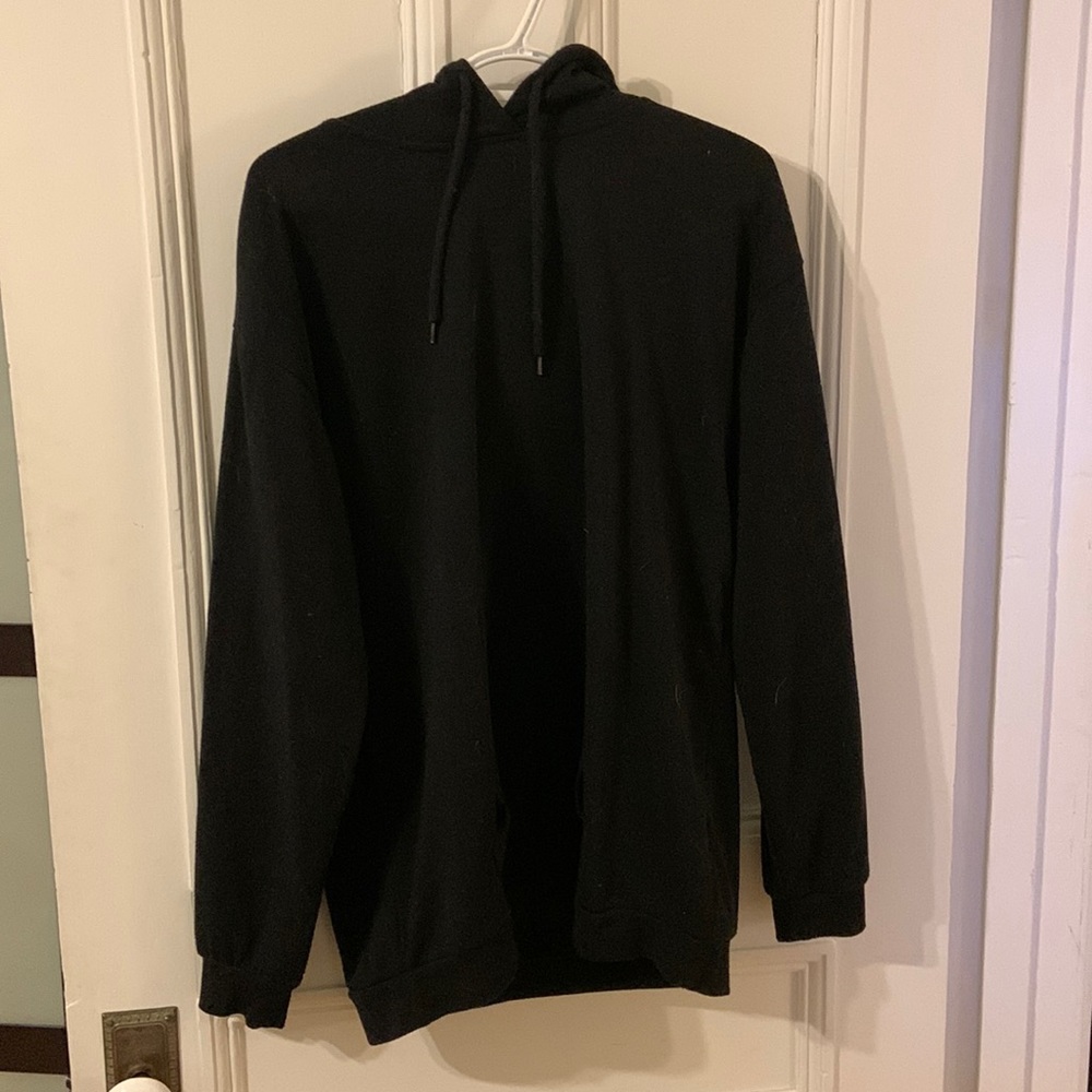 black sweatshirt never wore it